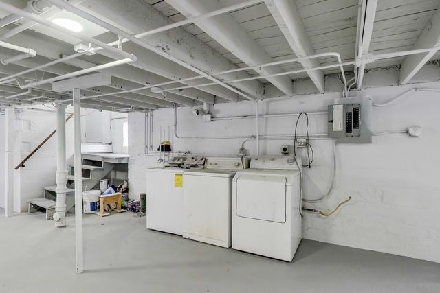 1638 Oakwood Avenue, Des Plaines, IL 60016