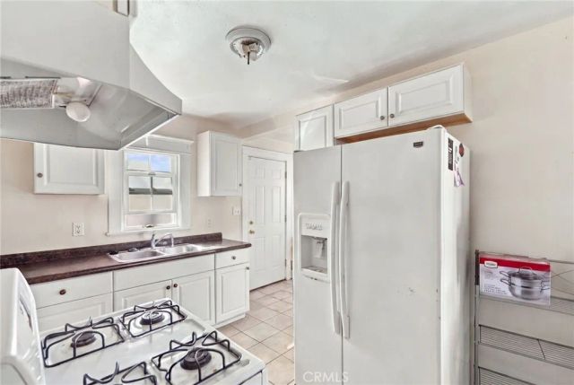 1019 W Pine Street, Santa Ana, CA 92703