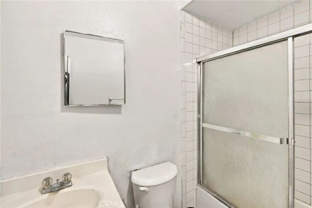 1019 W Pine Street, Santa Ana, CA 92703