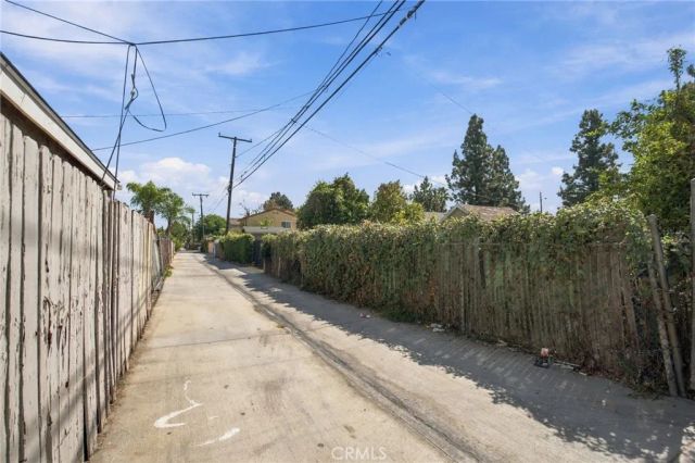 1019 W Pine Street, Santa Ana, CA 92703