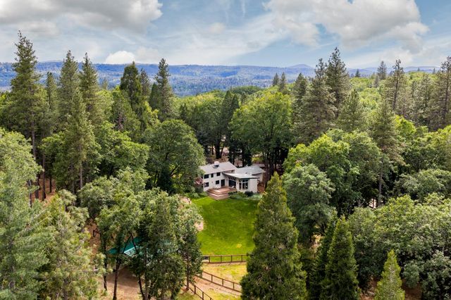 12278 Cement Hill Rd, Nevada City, CA 95959