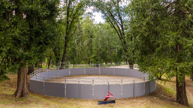 12278 Cement Hill Rd, Nevada City, CA 95959