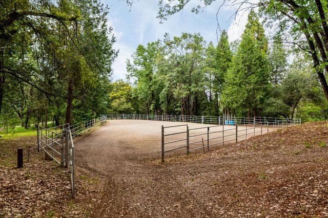 12278 Cement Hill Rd, Nevada City, CA 95959
