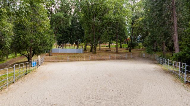 12278 Cement Hill Rd, Nevada City, CA 95959