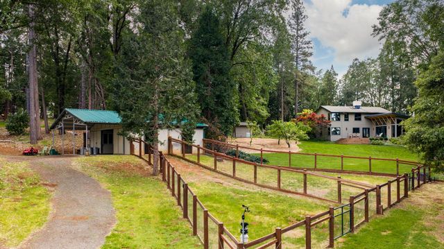 12278 Cement Hill Rd, Nevada City, CA 95959