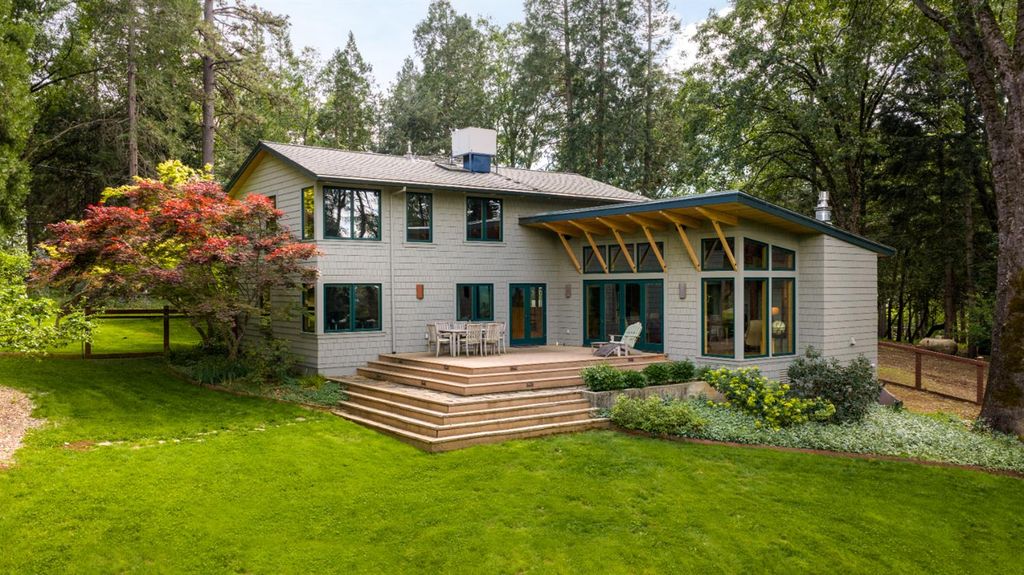 12278 Cement Hill Rd, Nevada City, CA 95959