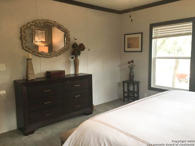 368 Northlake Dr, Lakehills, TX 78063
