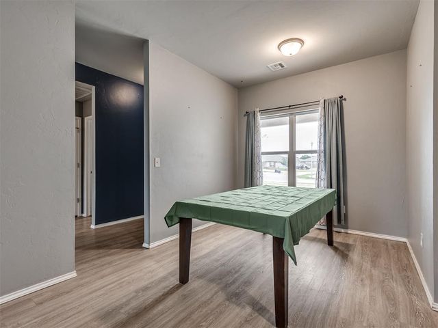 734 W Lola Drive, Mustang, OK 73064
