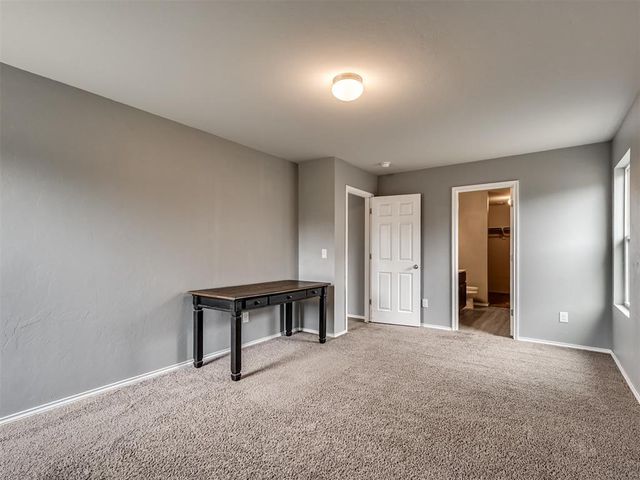 734 W Lola Drive, Mustang, OK 73064