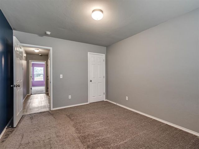 734 W Lola Drive, Mustang, OK 73064