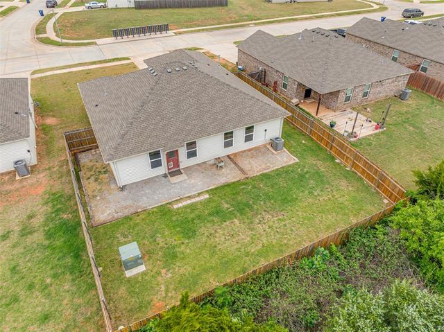 734 W Lola Drive, Mustang, OK 73064