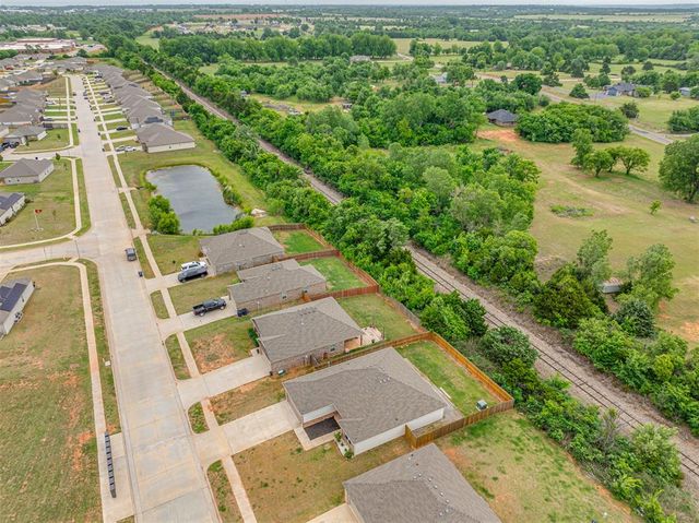 734 W Lola Drive, Mustang, OK 73064
