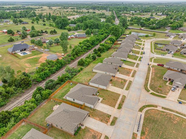 734 W Lola Drive, Mustang, OK 73064