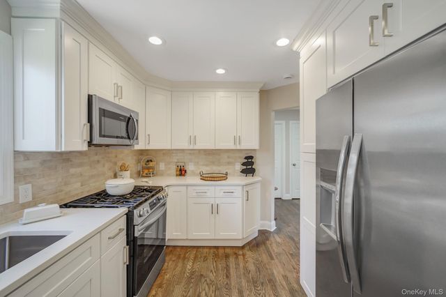 212 Babylon Turnpike, Merrick, NY 11566