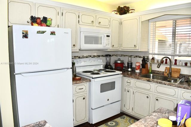 5300 Washington St D309, Hollywood, FL 33021