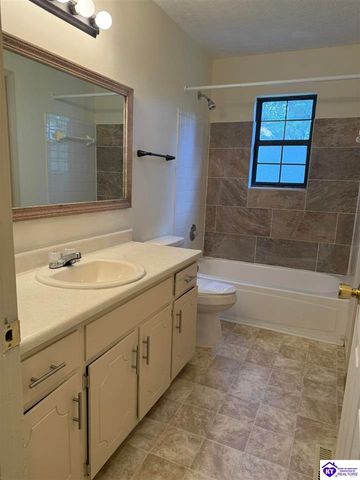 105 Candy Court, Radcliff, KY 40160