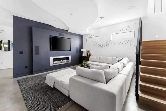 1707 Willow ST, Austin, TX 78702