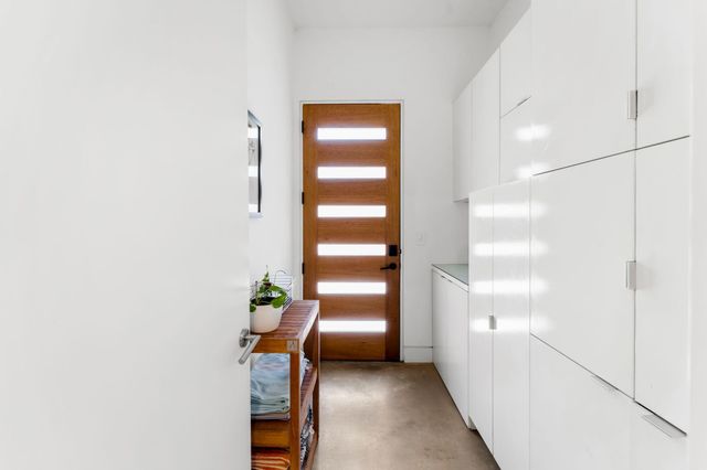 1707 Willow ST, Austin, TX 78702