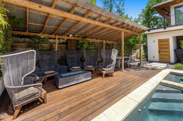 1707 Willow ST, Austin, TX 78702