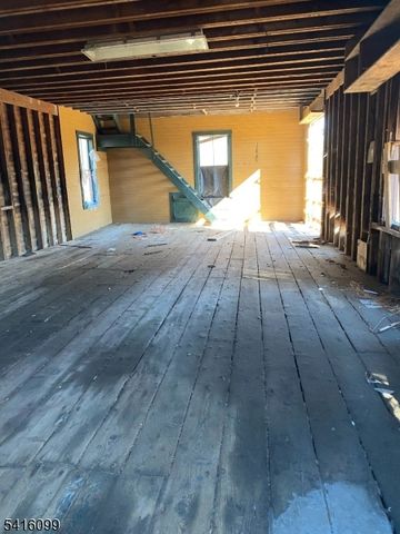 197 E Mill Rd, Washington Twp., NJ 07853