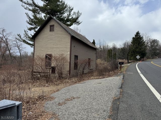 197 E Mill Rd, Washington Twp., NJ 07853