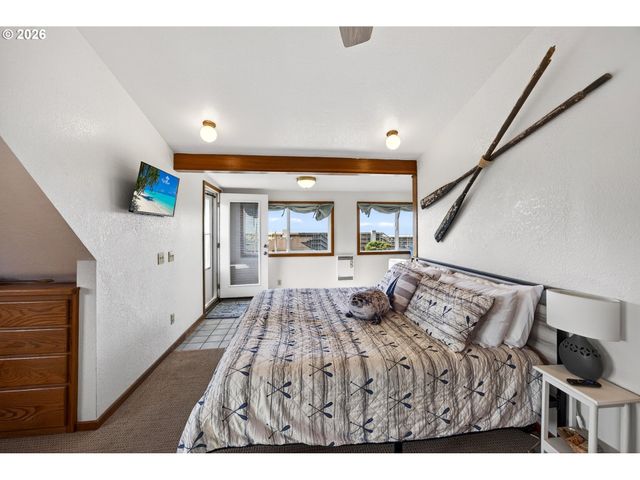 88426 2ND Ave, Florence, OR 97439