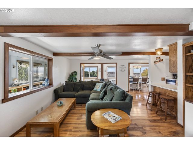 88426 2ND Ave, Florence, OR 97439