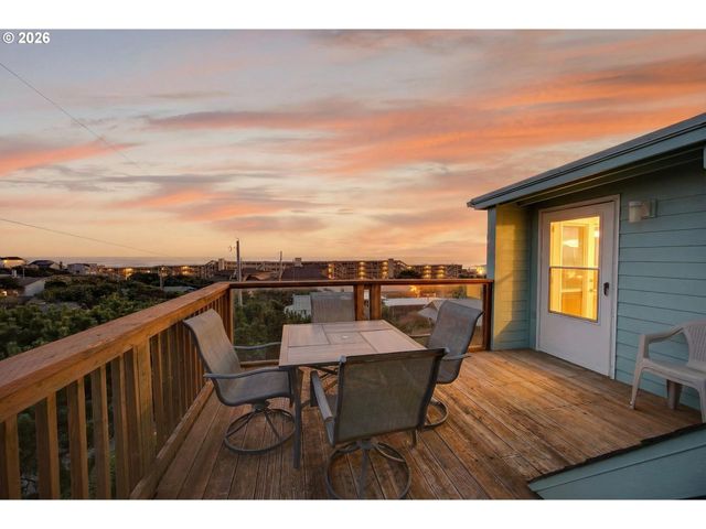 88426 2ND Ave, Florence, OR 97439