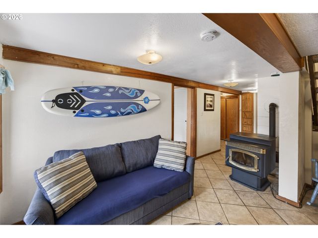 88426 2ND Ave, Florence, OR 97439