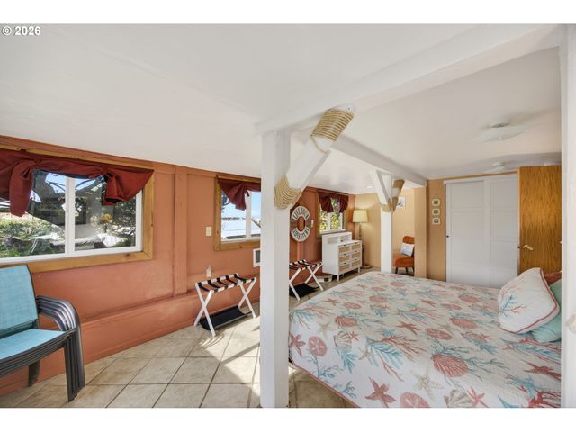 88426 2ND Ave, Florence, OR 97439