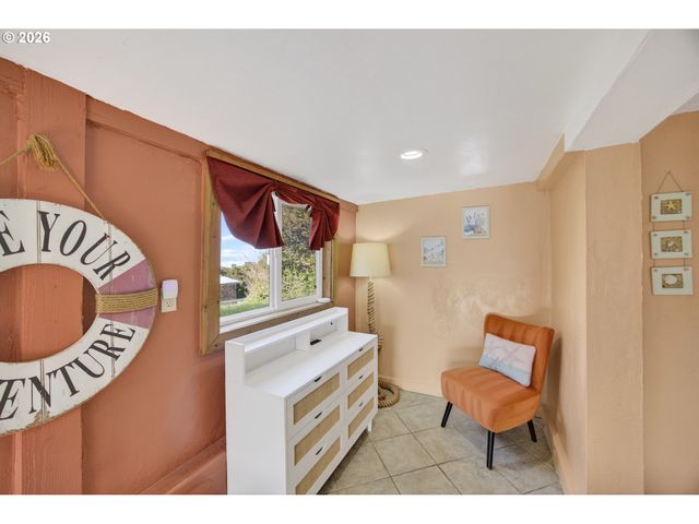 88426 2ND Ave, Florence, OR 97439