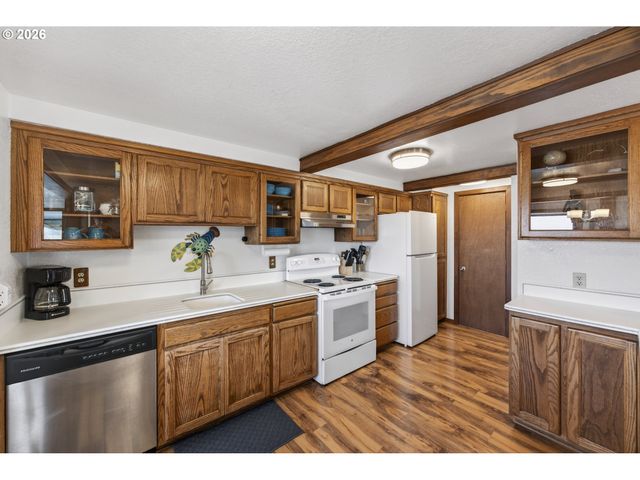 88426 2ND Ave, Florence, OR 97439