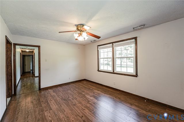 1905 Evanrude Ct, Sandston, VA 23150