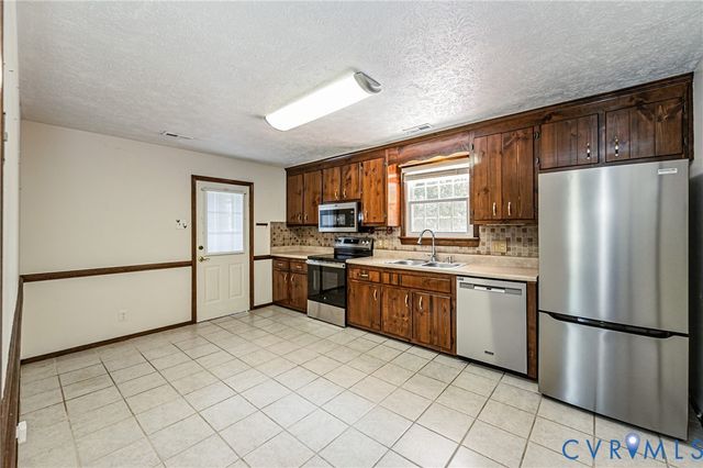 1905 Evanrude Ct, Sandston, VA 23150