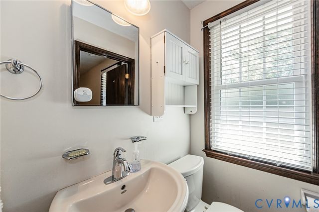 1905 Evanrude Ct, Sandston, VA 23150