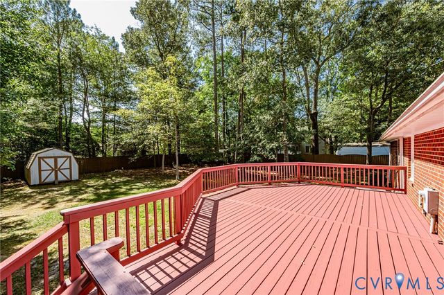 1905 Evanrude Ct, Sandston, VA 23150