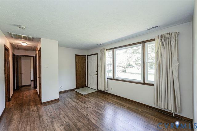 1905 Evanrude Ct, Sandston, VA 23150