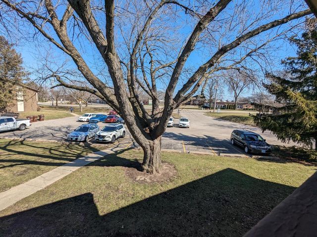 565 Somerset Lane 7, Crystal Lake, IL 60014