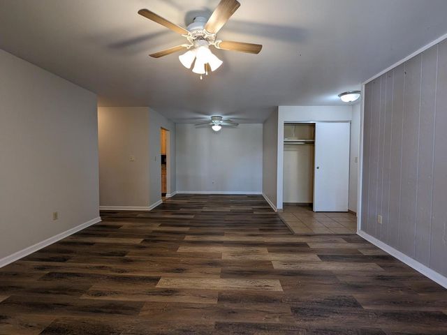 565 Somerset Lane 7, Crystal Lake, IL 60014