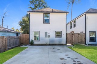 7934 Way Street A, Houston, TX 77028