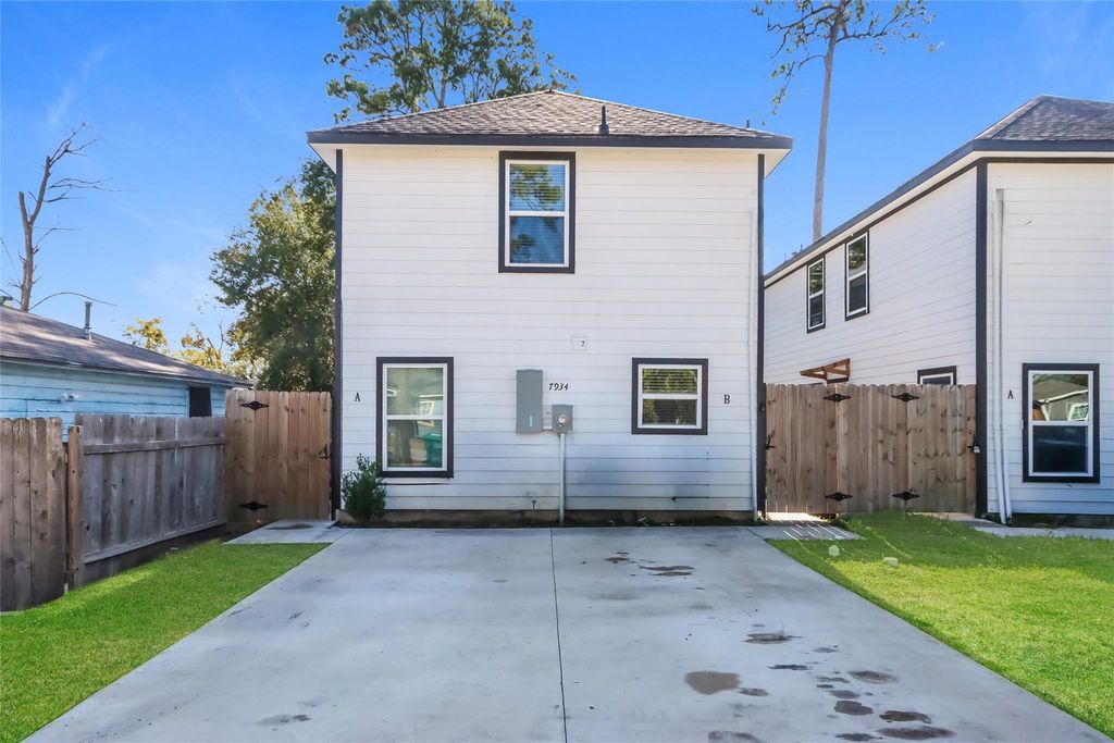 7934 Way Street A, Houston, TX 77028