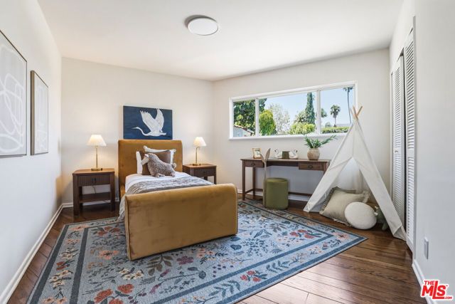 2525 Ivanhoe Drive, Los Angeles, CA 90039