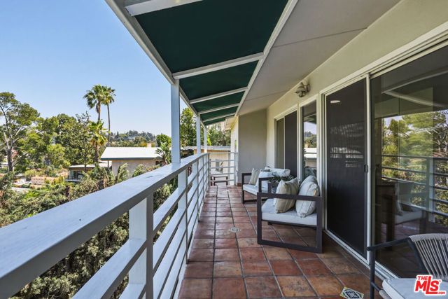 2525 Ivanhoe Drive, Los Angeles, CA 90039