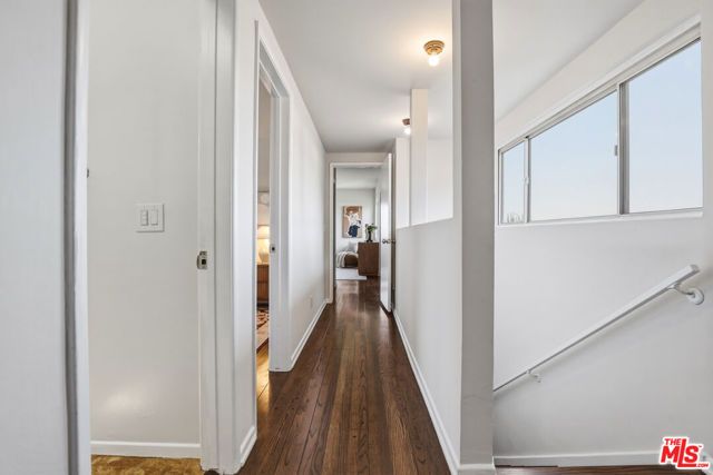 2525 Ivanhoe Drive, Los Angeles, CA 90039