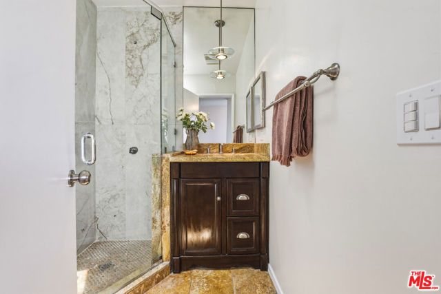 2525 Ivanhoe Drive, Los Angeles, CA 90039
