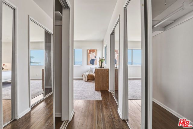 2525 Ivanhoe Drive, Los Angeles, CA 90039