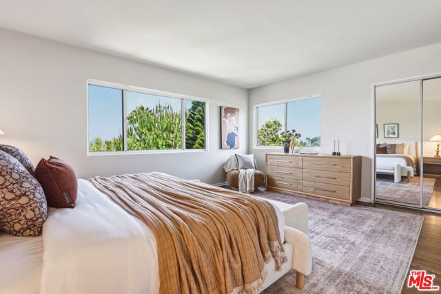 2525 Ivanhoe Drive, Los Angeles, CA 90039
