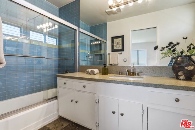 2525 Ivanhoe Drive, Los Angeles, CA 90039