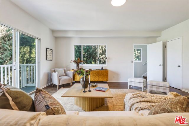 2525 Ivanhoe Drive, Los Angeles, CA 90039