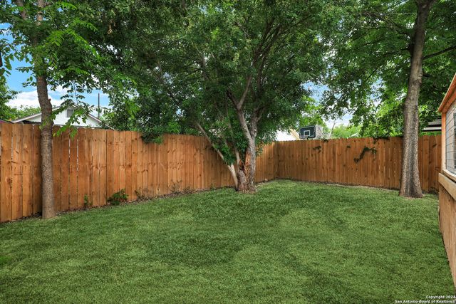 1613 N OLIVE ST, San Antonio, TX 78208